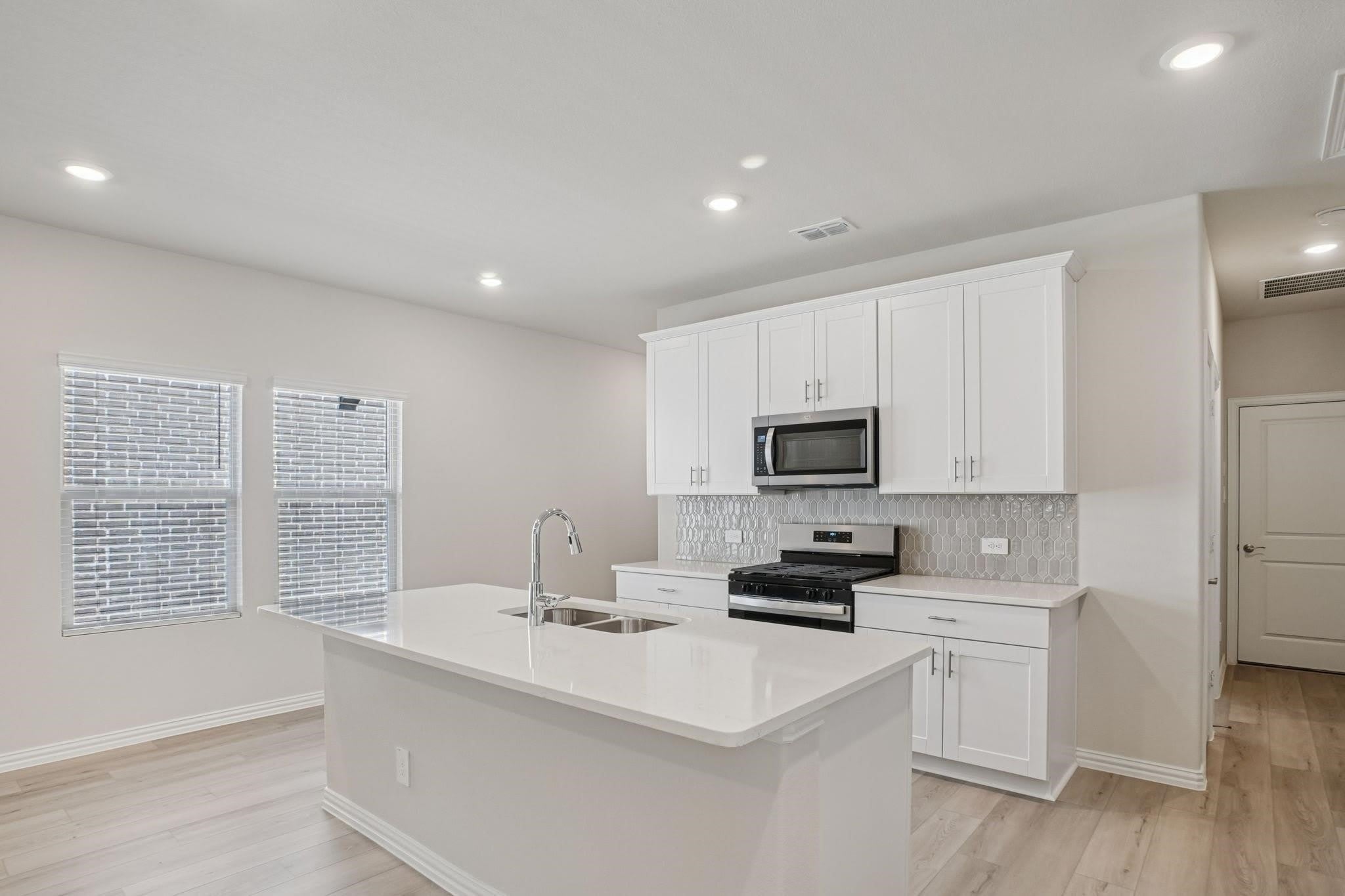 6001 Belchamp Drive – photo 3