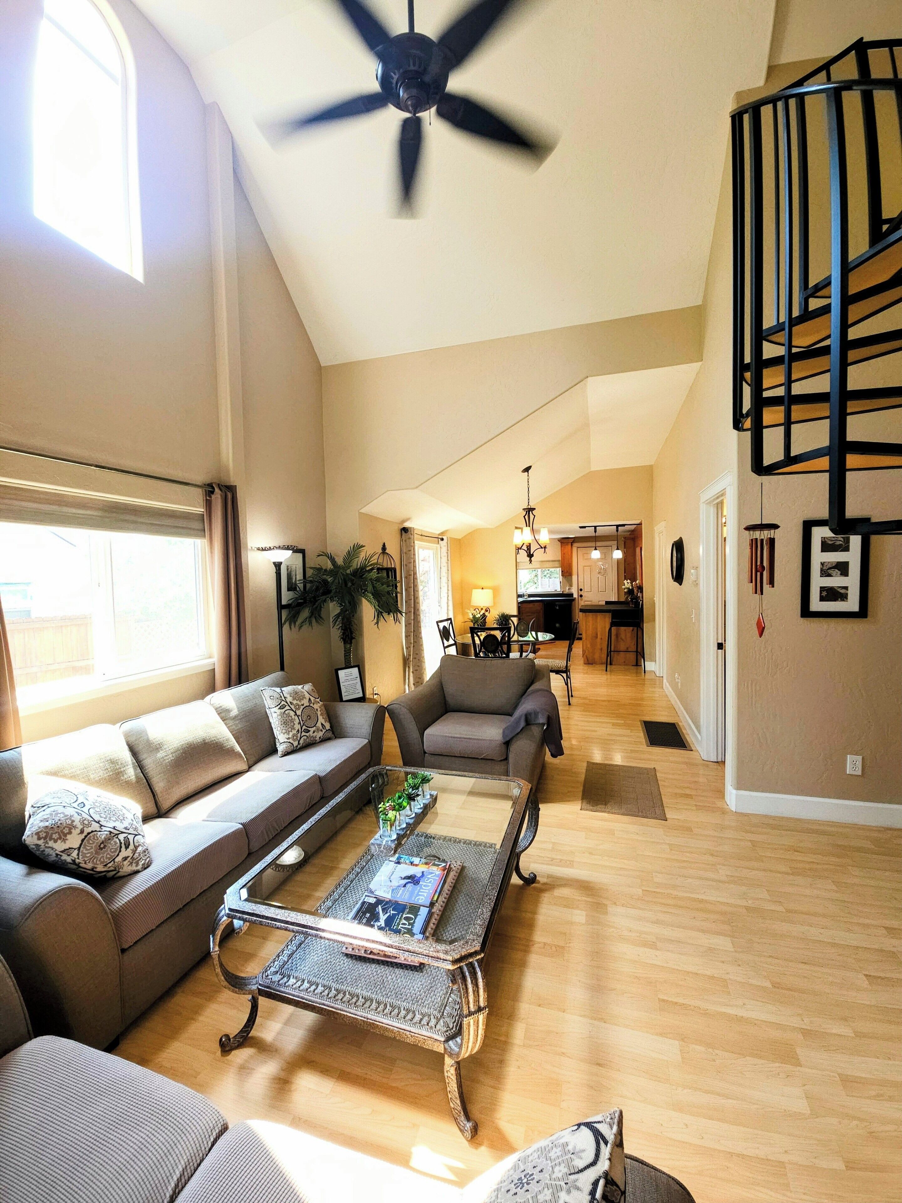 823 6th St – photo 4