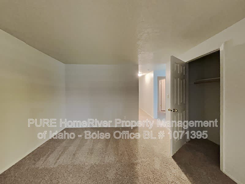 737 Amanita St – photo 3