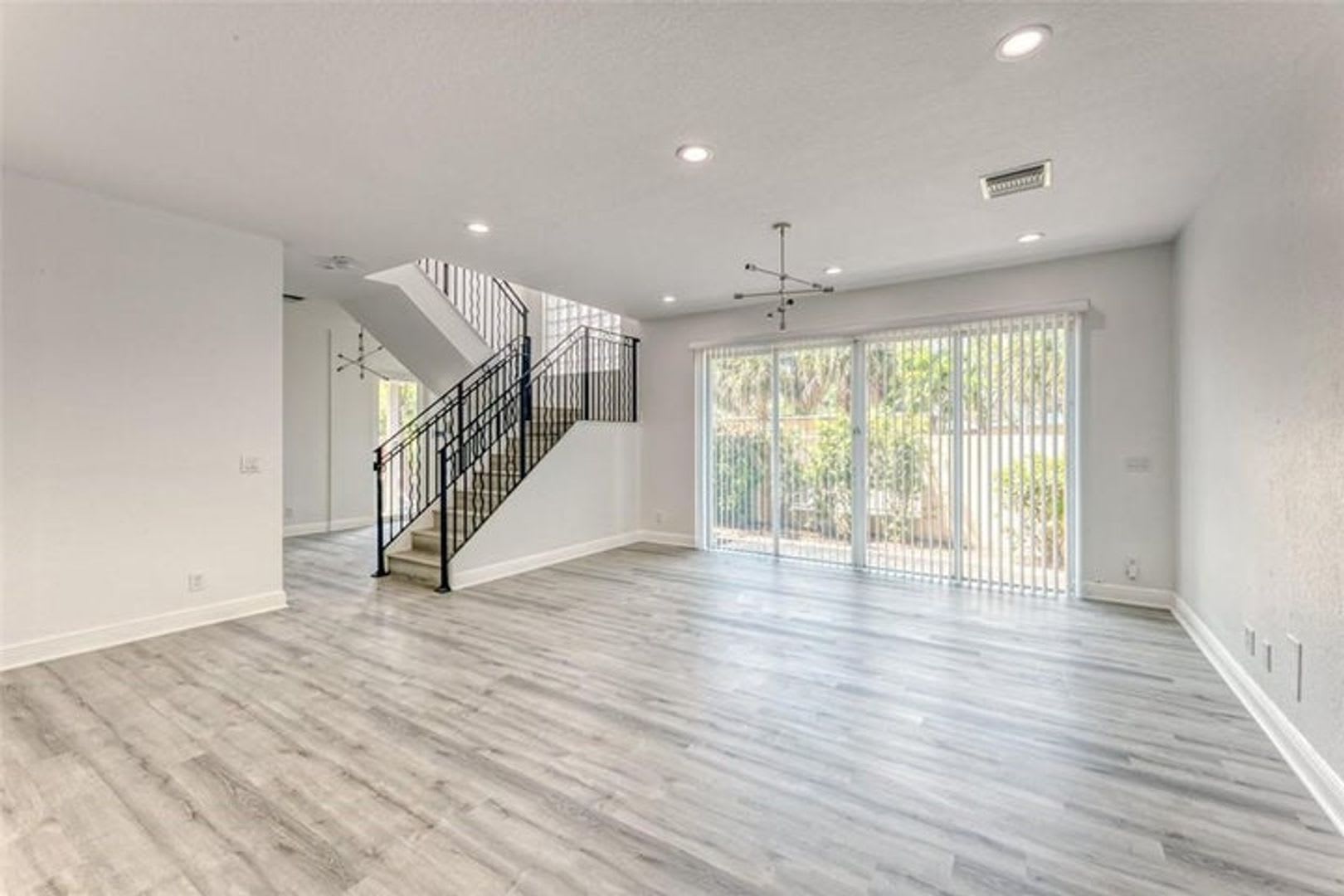 502 Sw 4Th Avenue 1 Fort Lauderdale Fl 33315 1010 – photo 4
