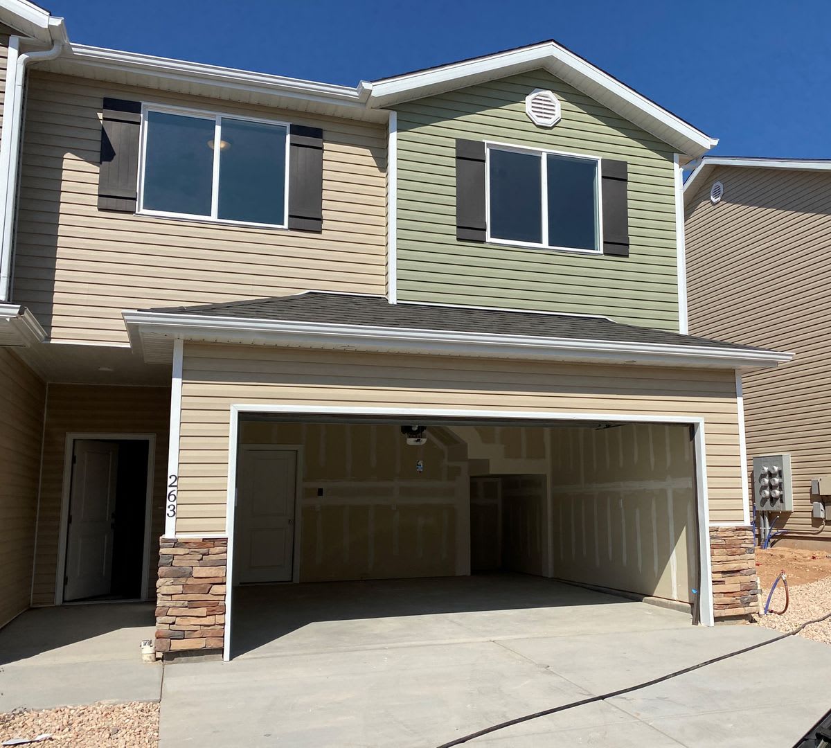 3 Bed 2 1 2 Bath Townhome – photo 2