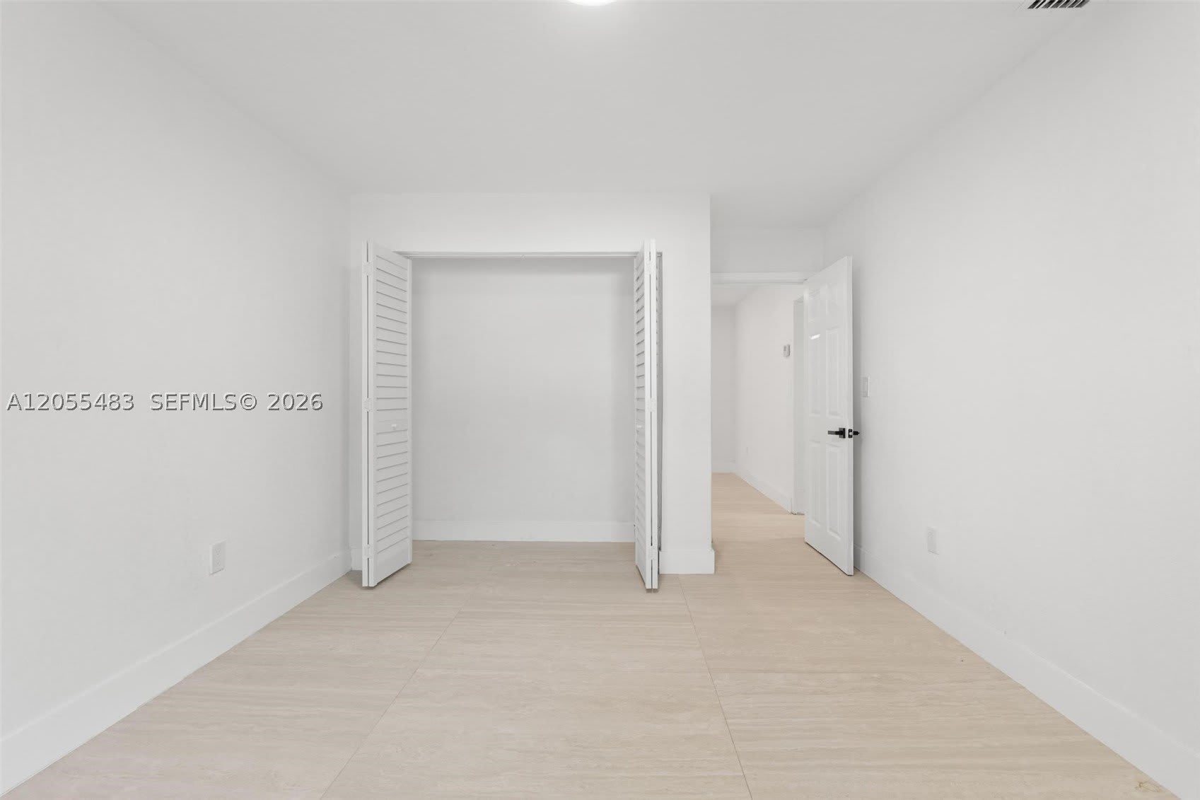 2440 Sw 3Rd St – photo 5