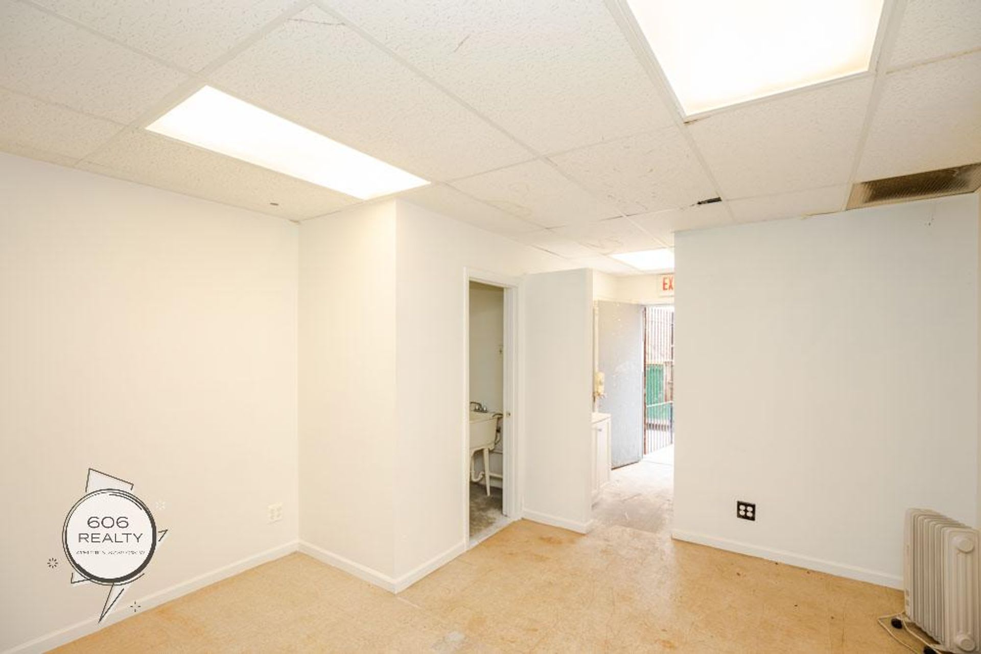 Spacious Apartments in Beverly! – photo 5