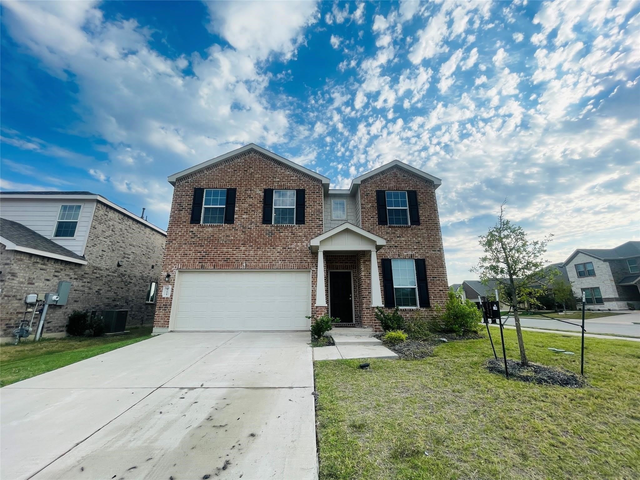 911 Cormorant Street – photo 1