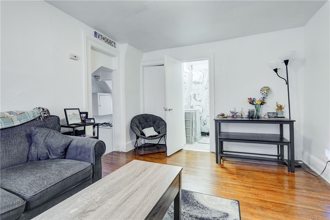 8 Rowley Street – photo 4