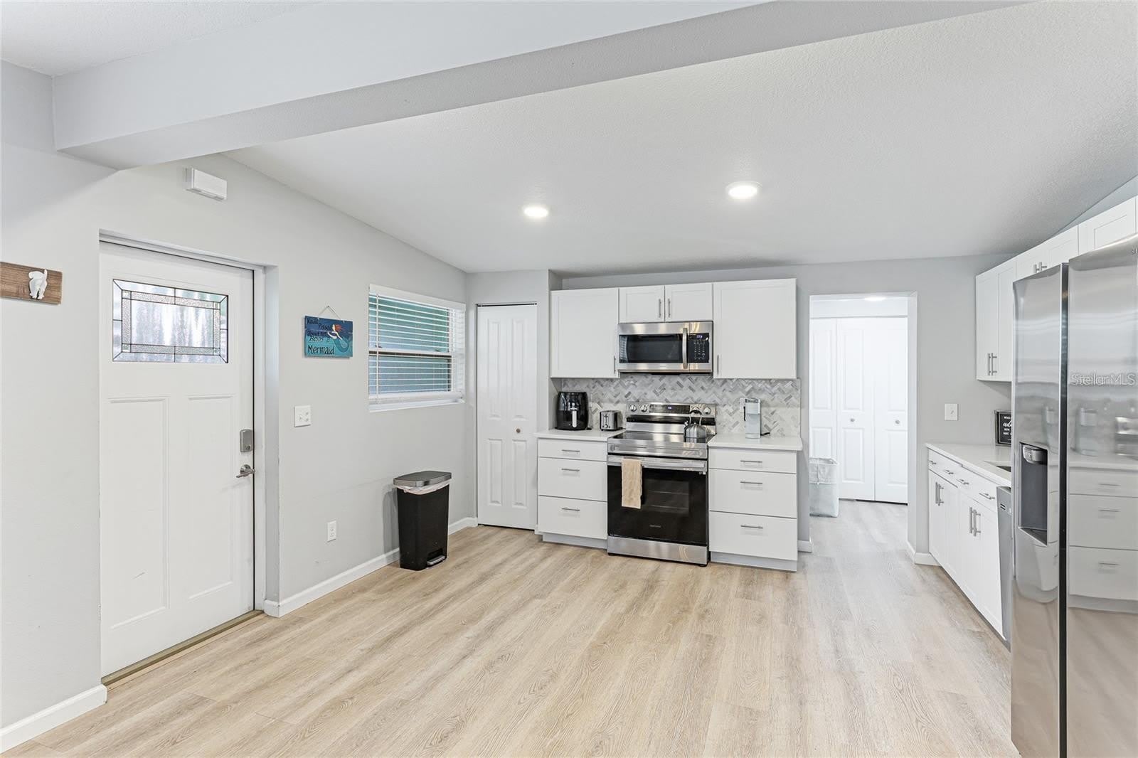 1023 ROBERTA Street – photo 4