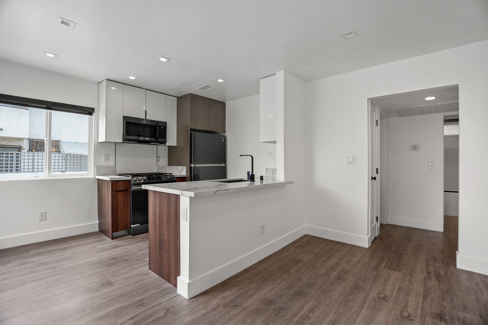 838 Hilgard – photo 1
