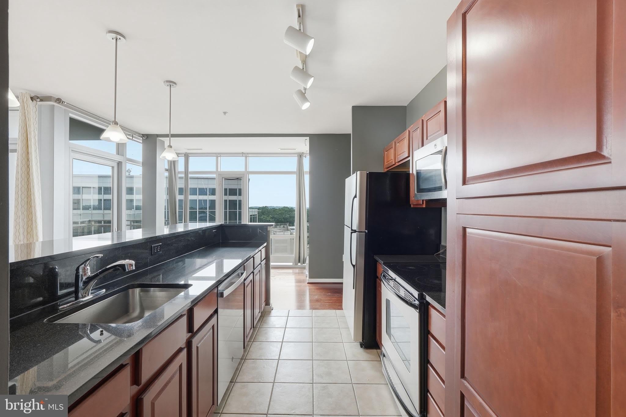 6506 AMERICA Boulevard – photo 3