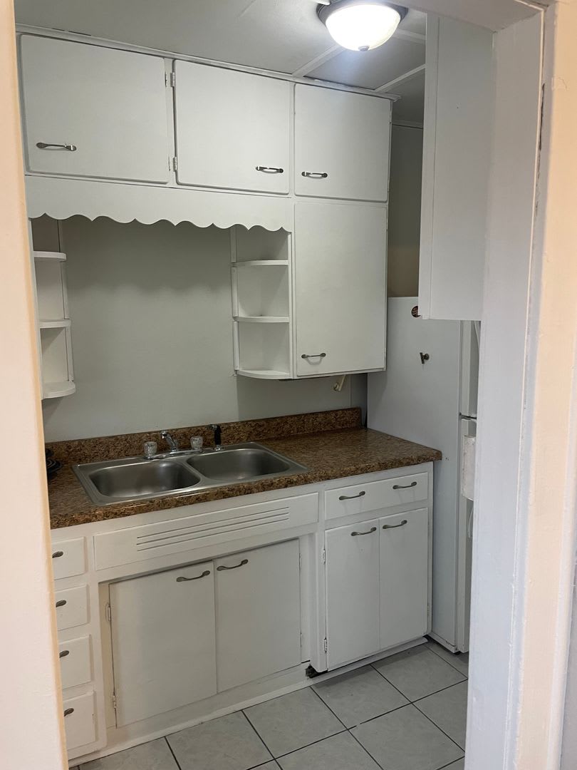 1123 W 23rd St – photo 5