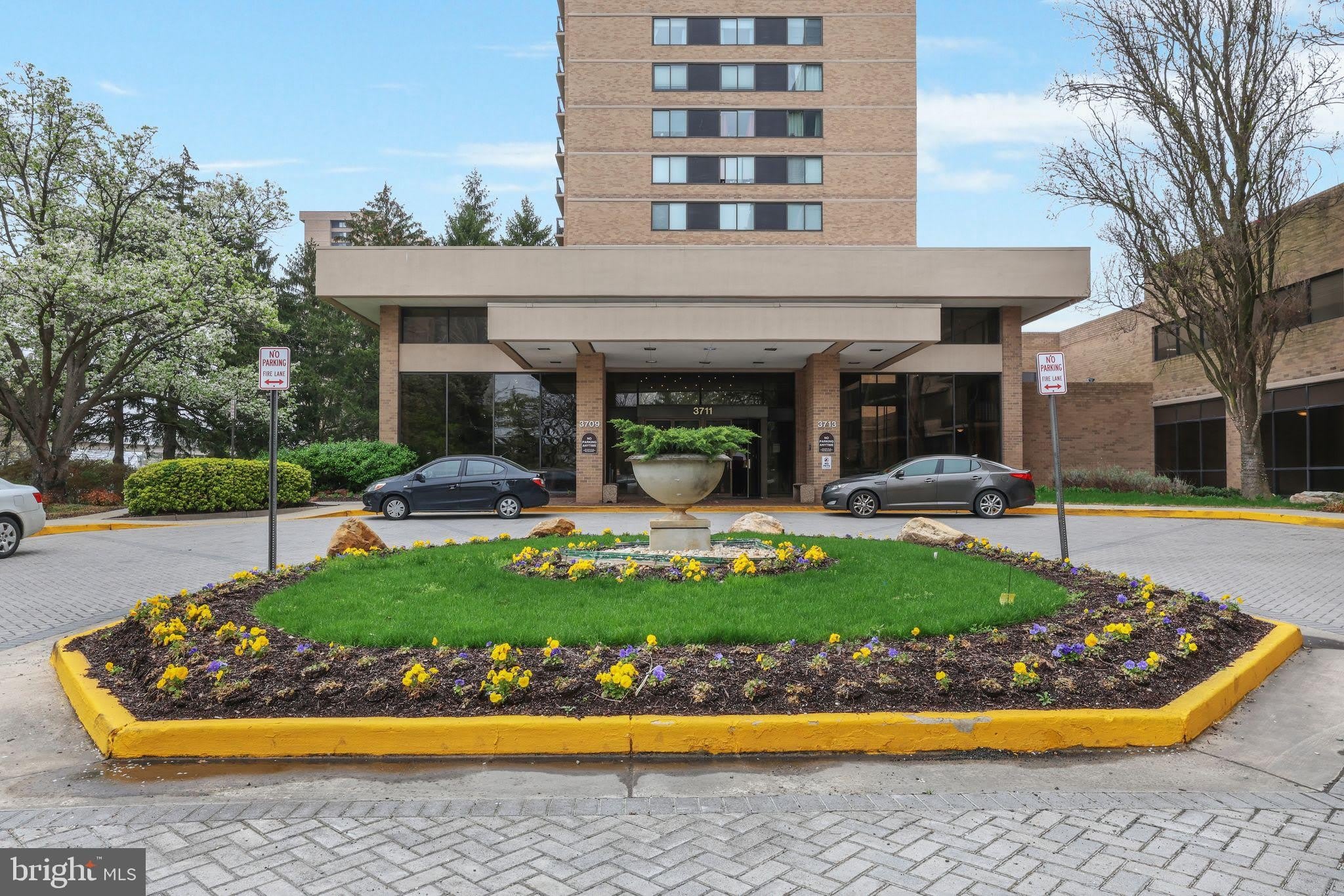 3713 S GEORGE MASON Drive – photo 1