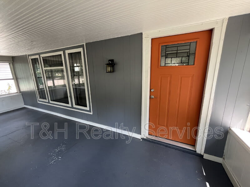 4069 Graceland Avenue – photo 4