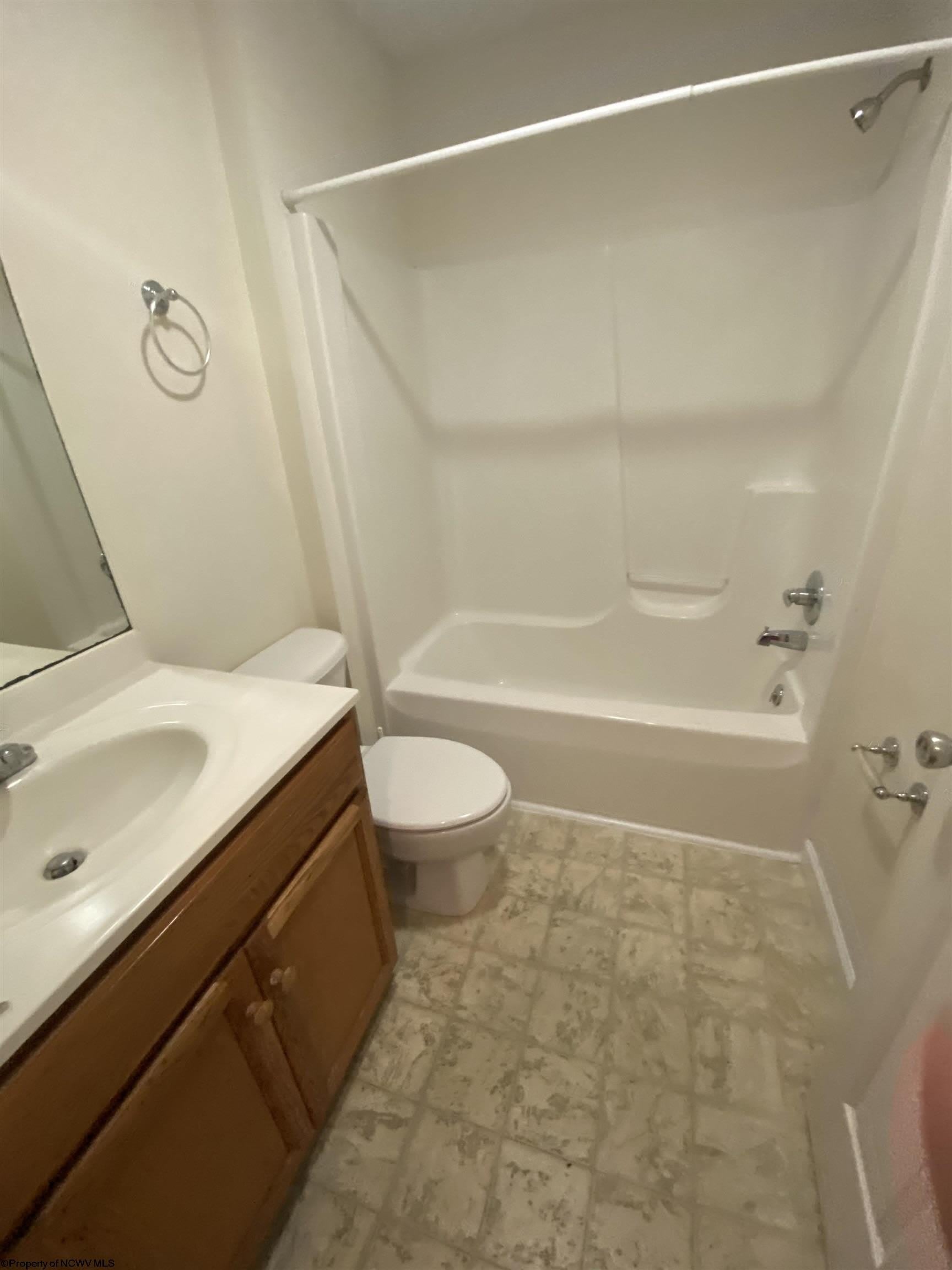 393 Dille Street – photo 5