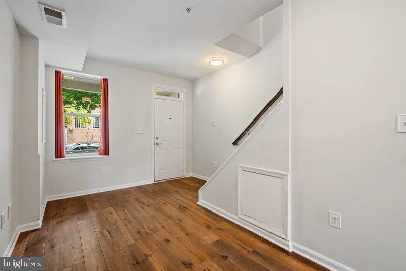424 OAKDALE Place NW – photo 3