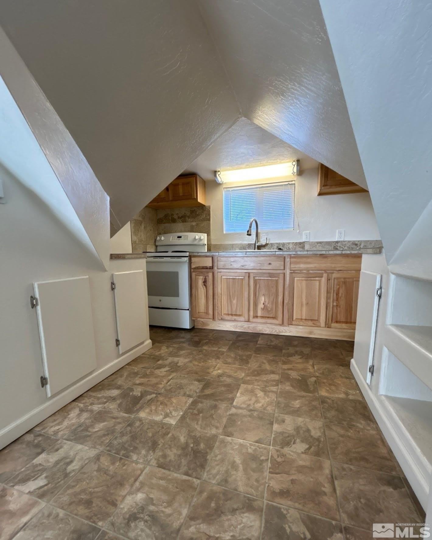 621 1/2 6th Street – photo 4