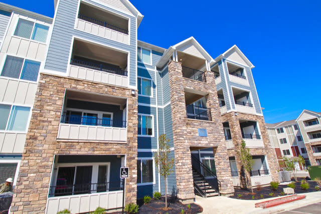 Steeplechase Apartments – photo 2