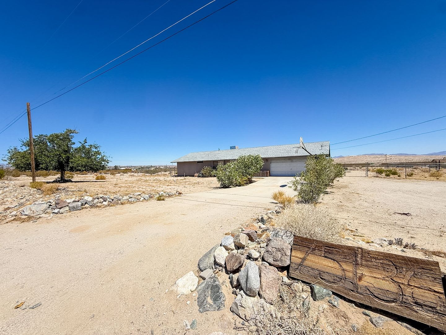 3 bedroom Home on 2 Acres – photo 1