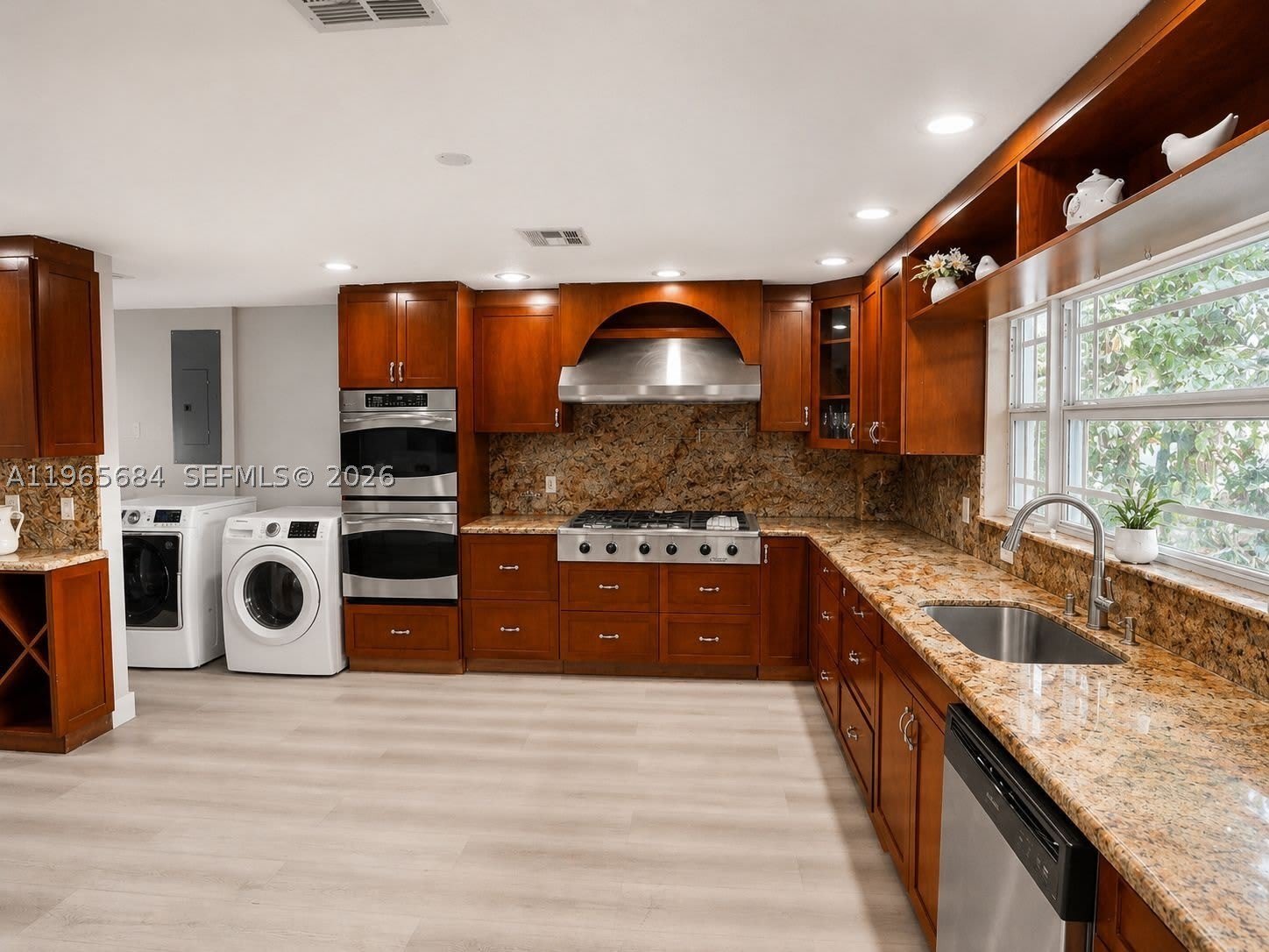901 SW 121 AVE – photo 5
