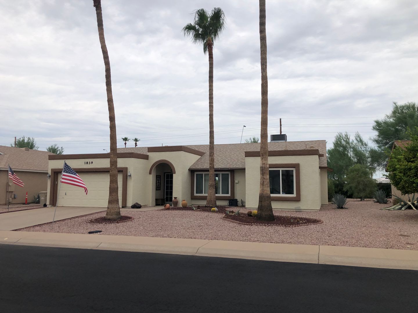 Welcome To This Charming 2 Bedroom 2 Bathroom Home Located In The Desirable Leisure World A 45 Active Adult Resort Community Available May Through October 2026 Then April 2027 – photo 2