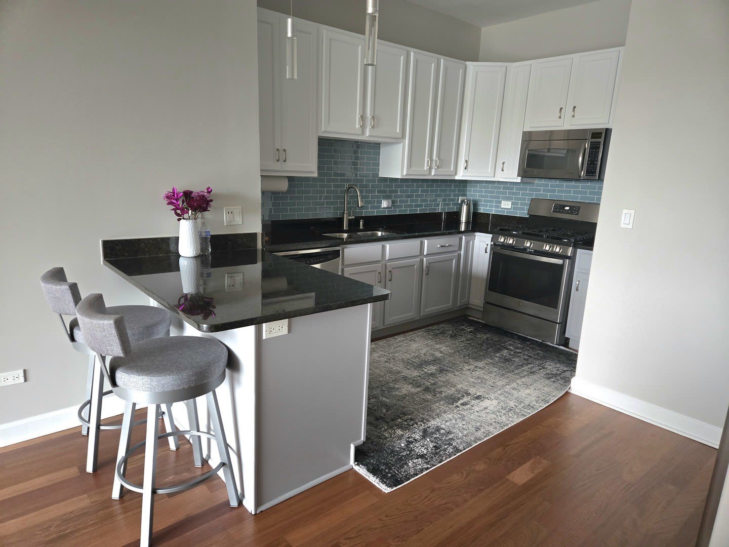 2900 W Irving Park Road – photo 4