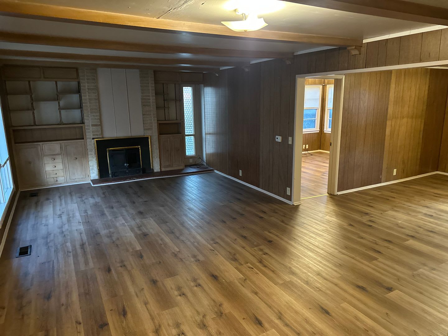 Available Now! 3-Bed, 1-Bath Home w/ Garage – photo 4