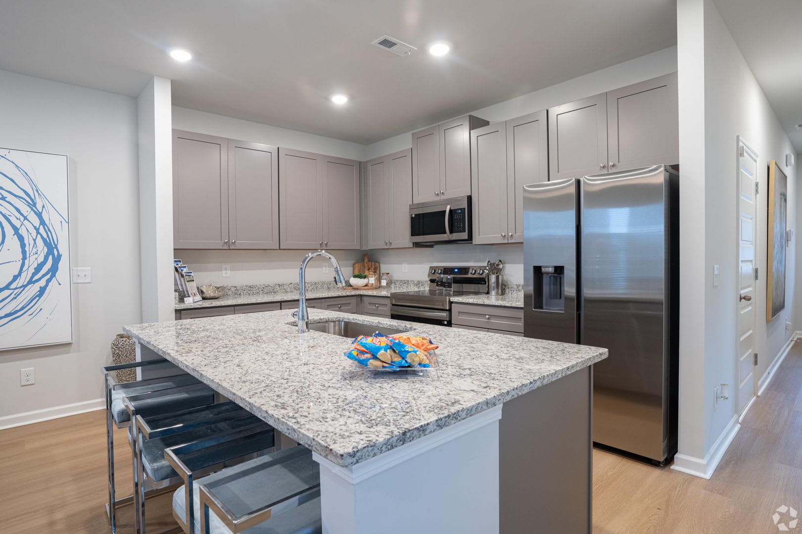 BRAND NEW 3 Bed 2.5 bathroom townhomes in Calhoun! – photo 3