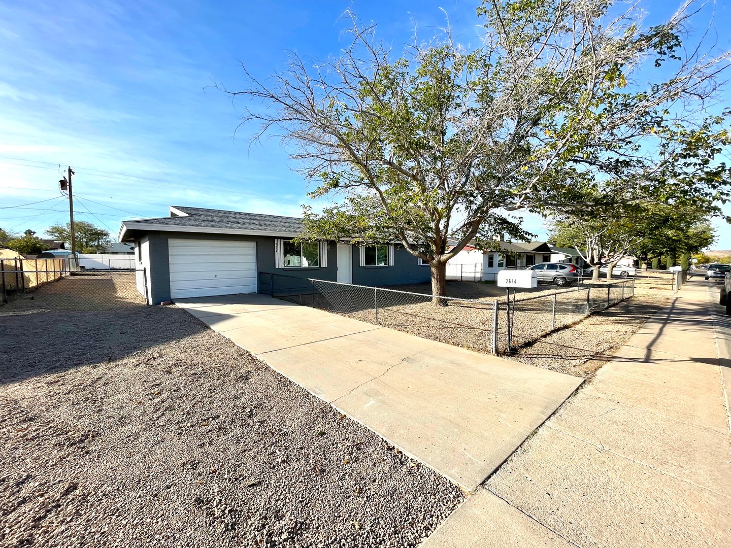 Great 3 Bedroom Home Near Splash Pad and Hualapai Elementary School! – photo 3