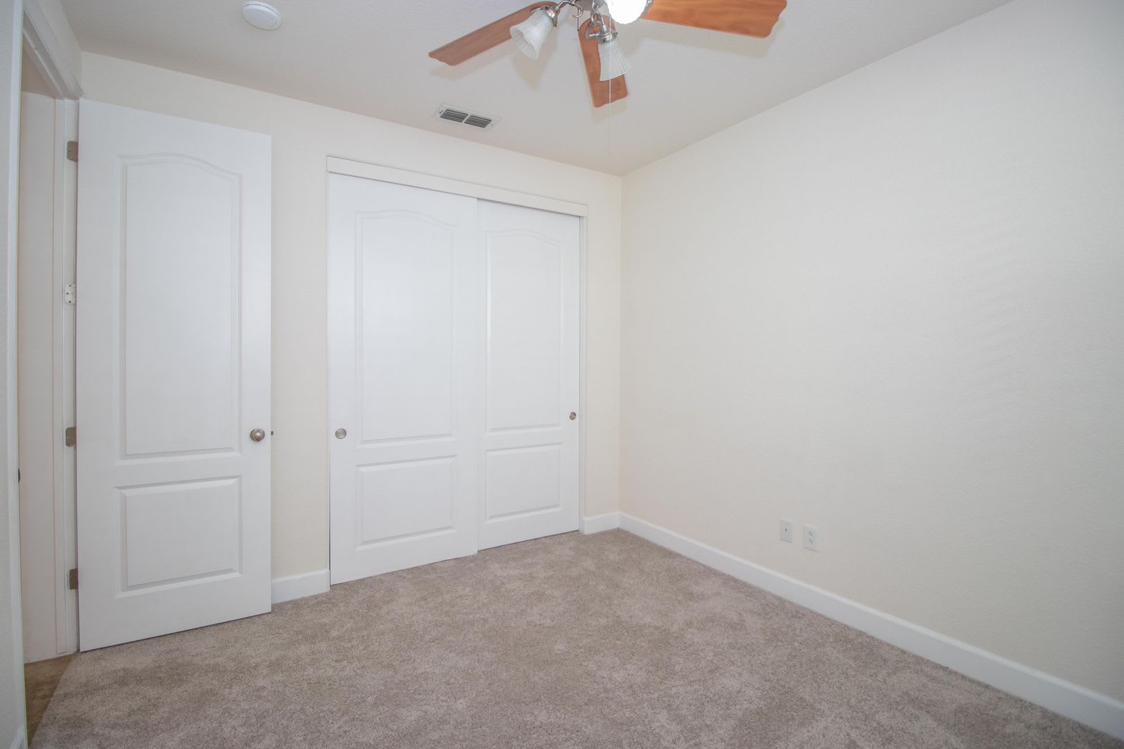 4 Bedroom 3 Bathroom House – photo 3