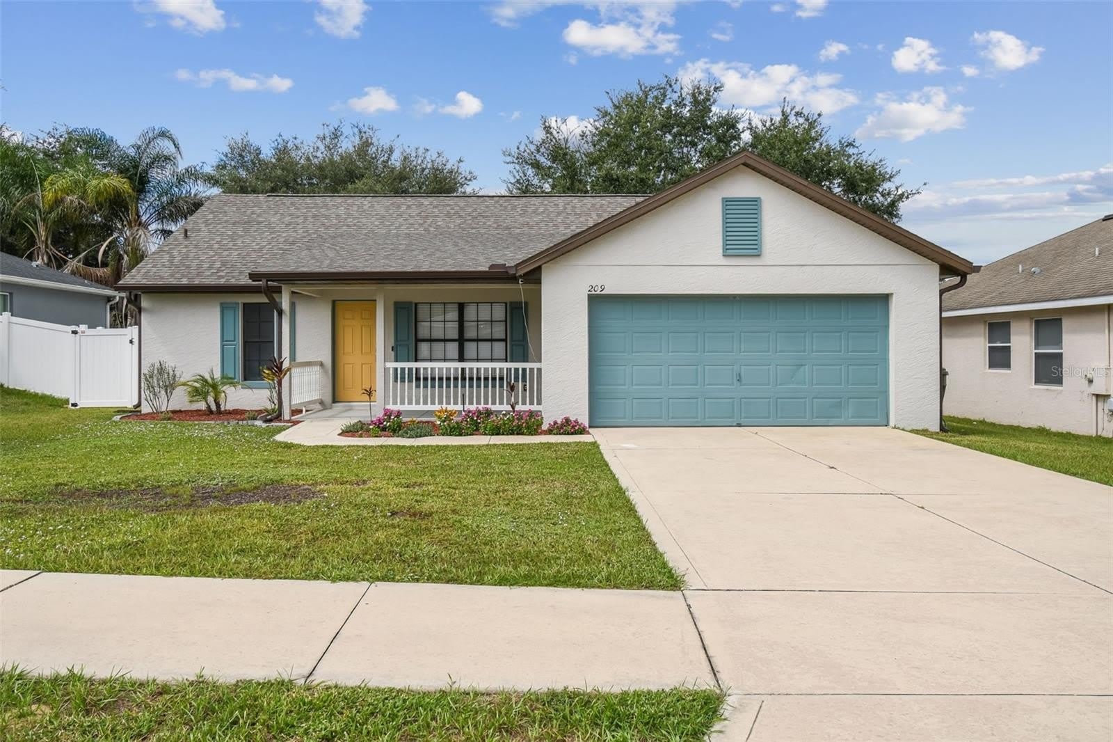 209 GOLDIE Street – photo 1