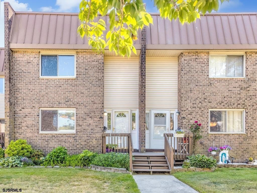 801 Dudley Ct – photo 2