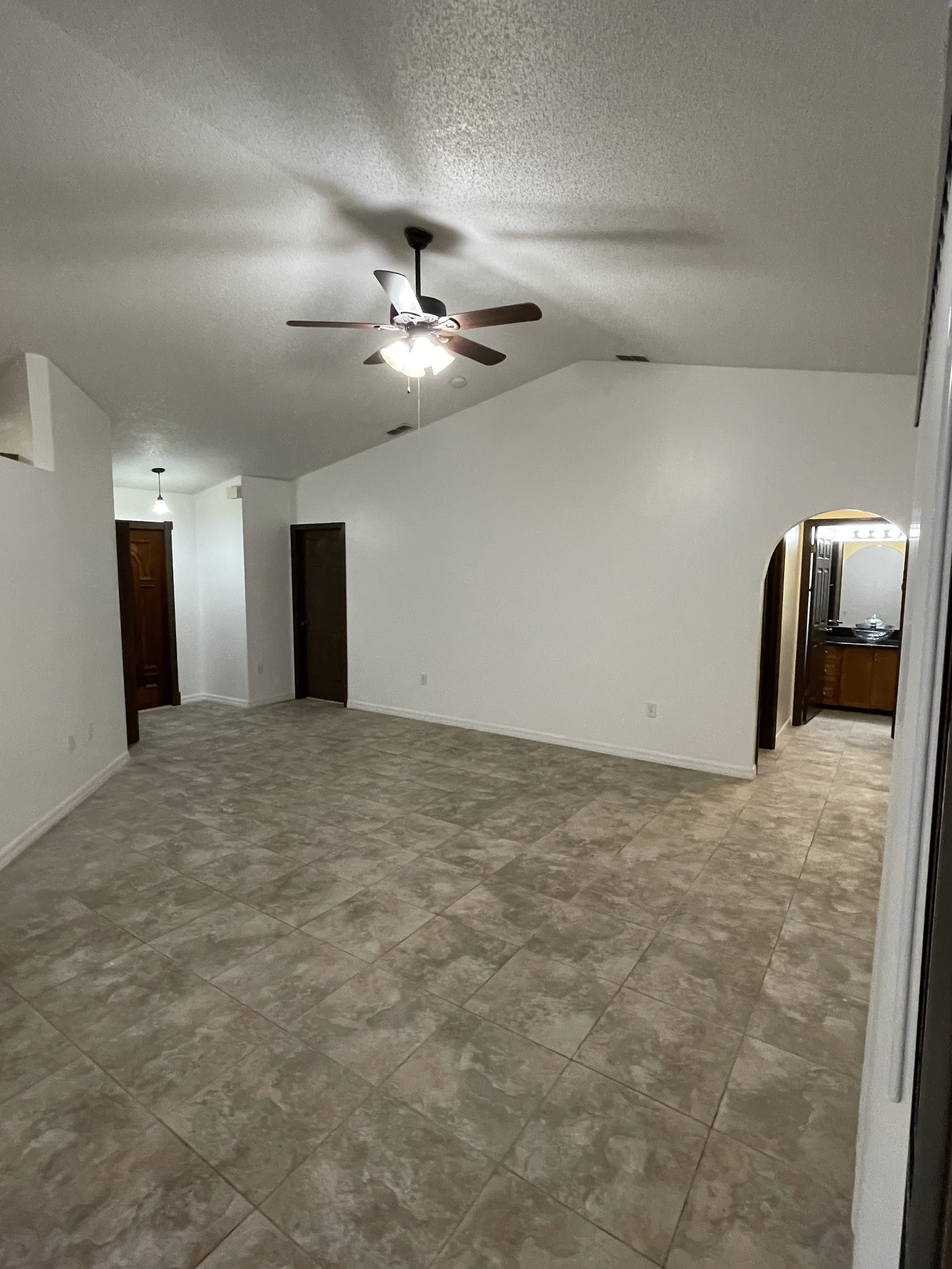 12484 Oneida St – photo 5