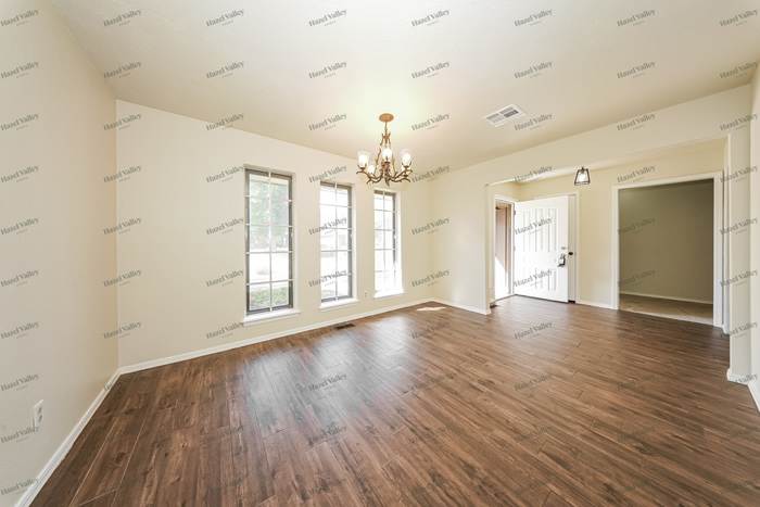 12017 Surrey Lane – photo 4