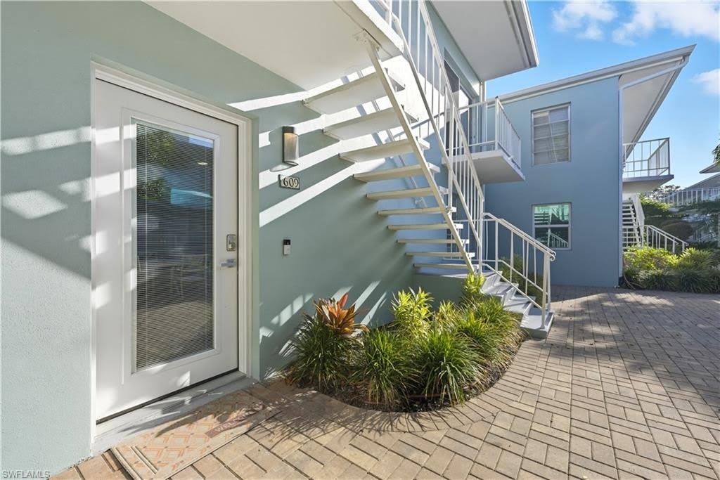609 12th Ave S – photo 3