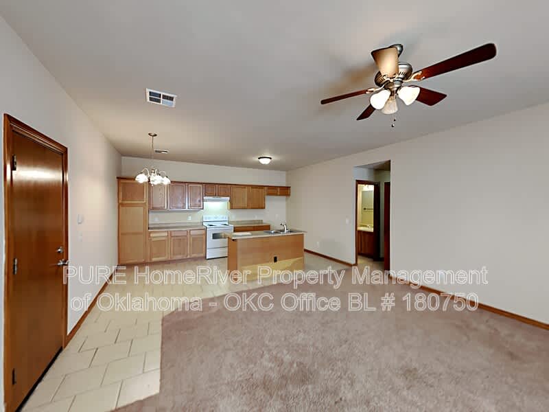 602 Garrison Ln – photo 2