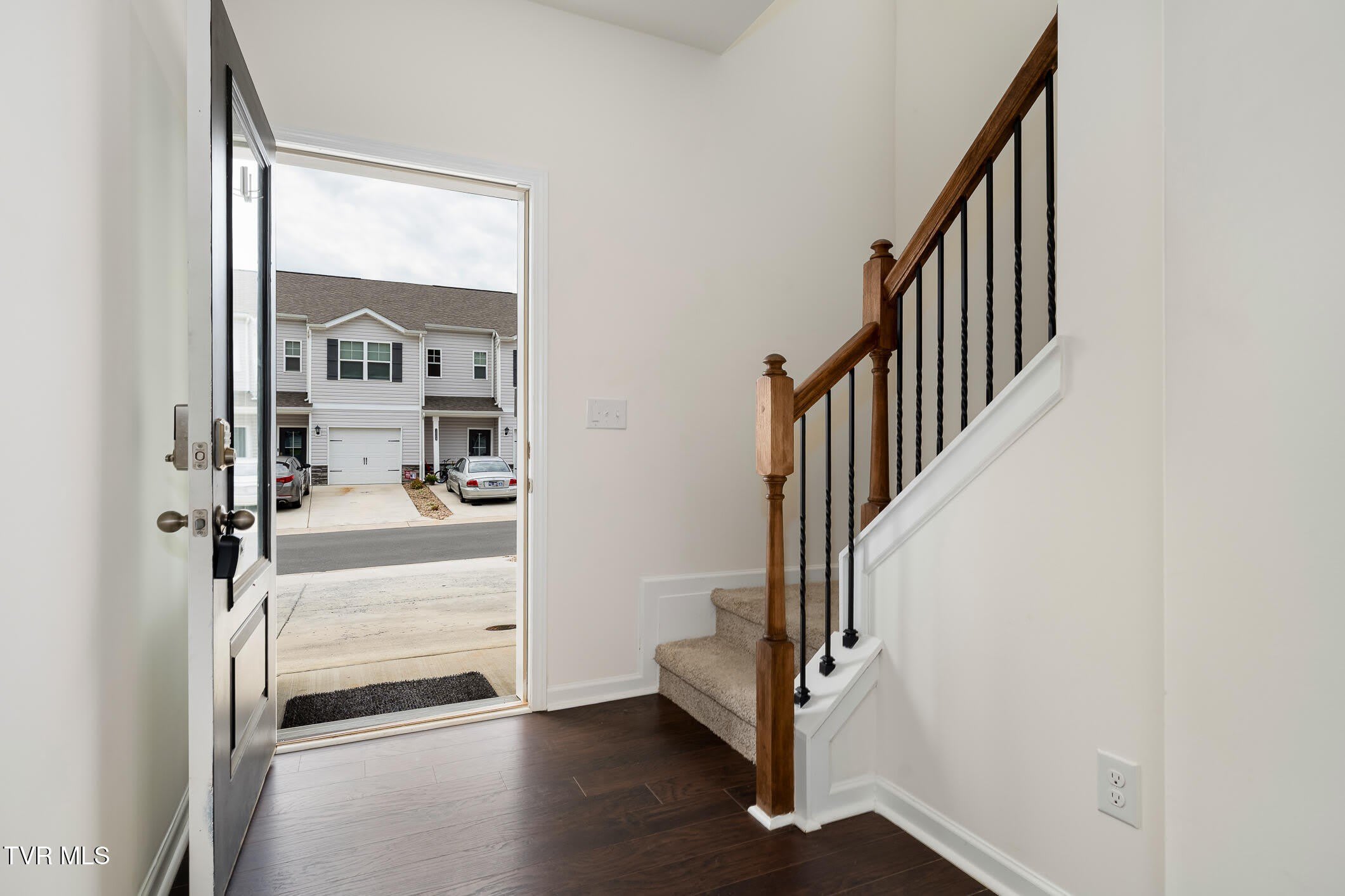 1006 Saylors Place – photo 3