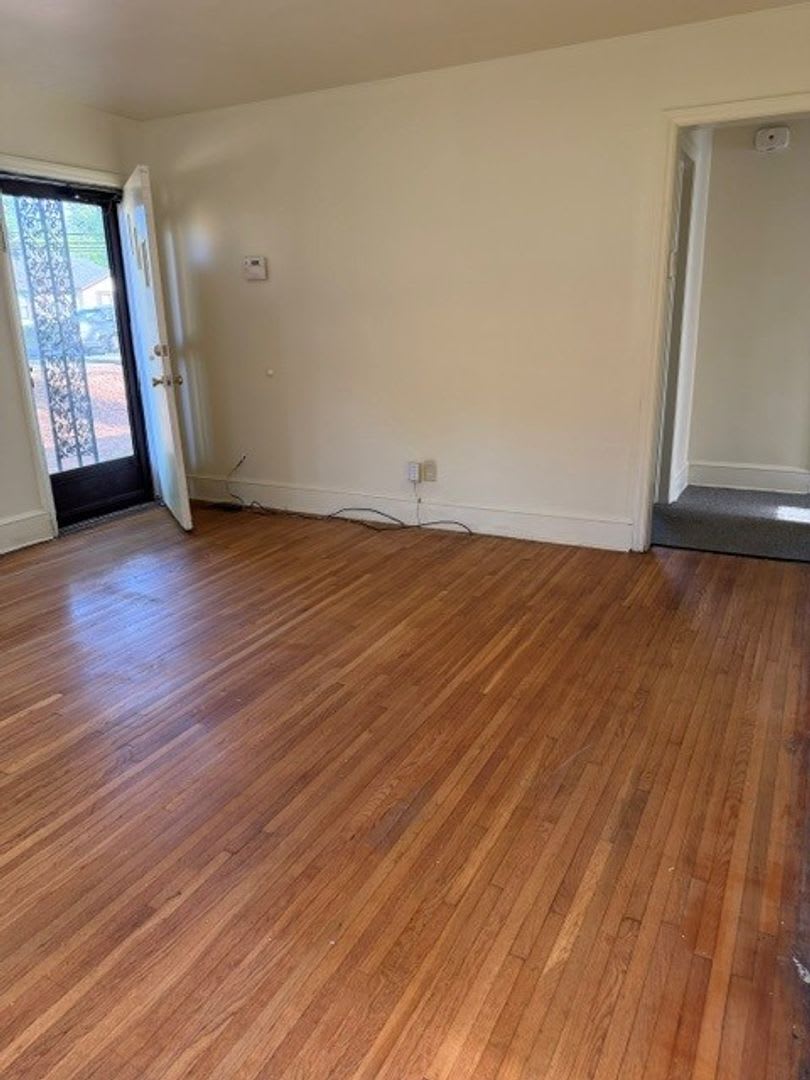 2 Bedroom 1 Bathroom House – photo 4