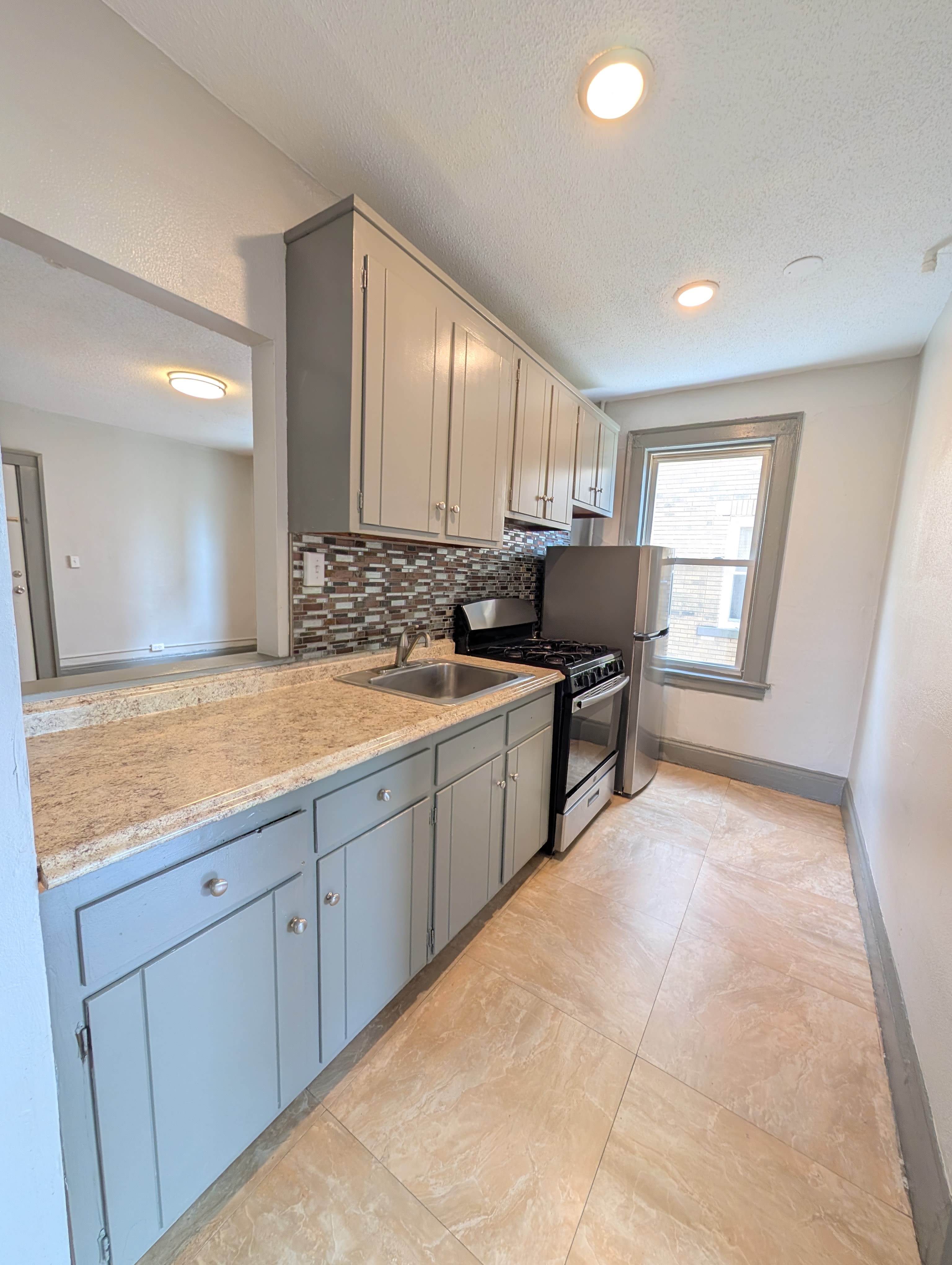 12 Groton St – photo 4