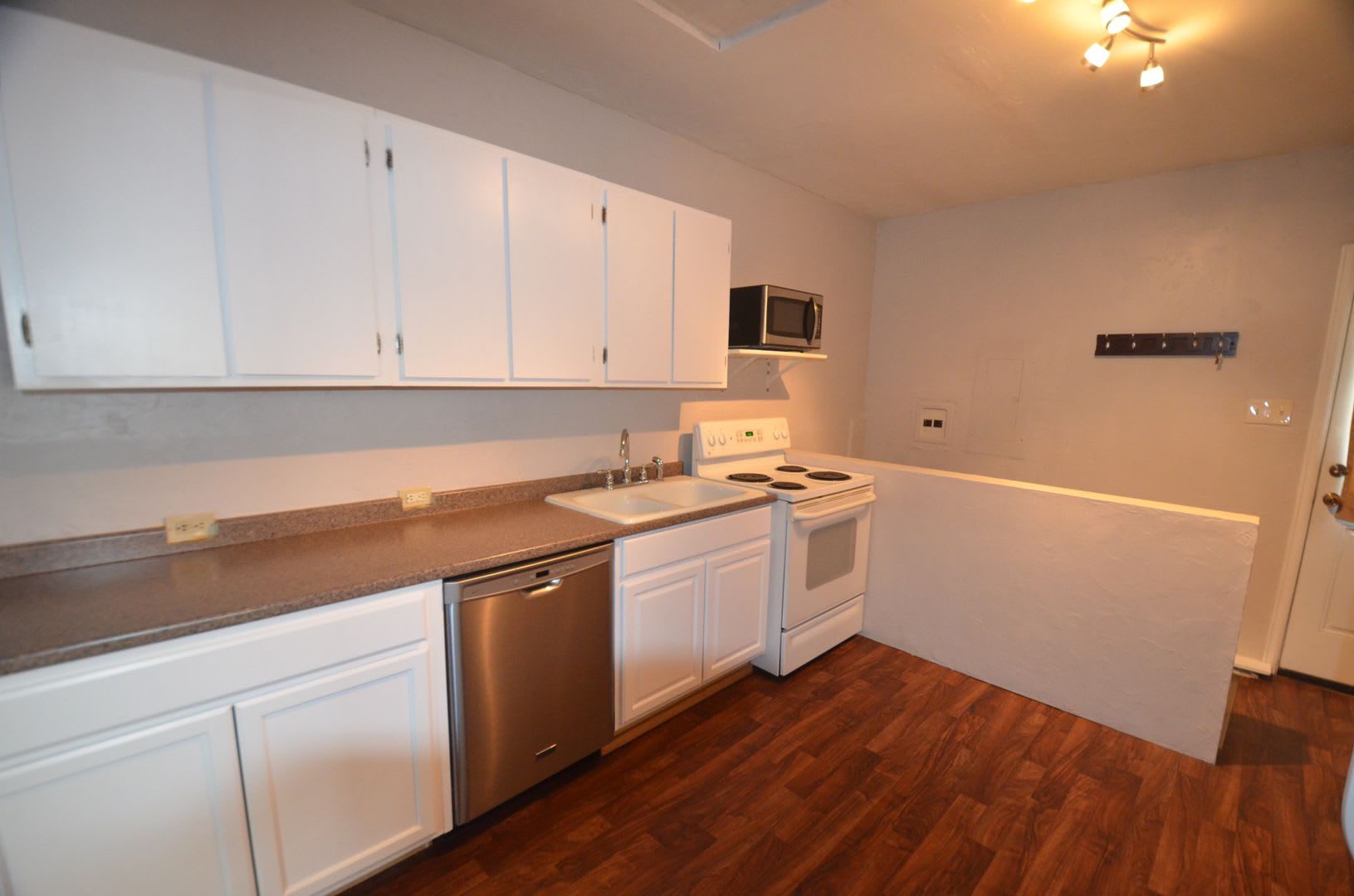 1 bedroom in Warrior's Mark! – photo 2