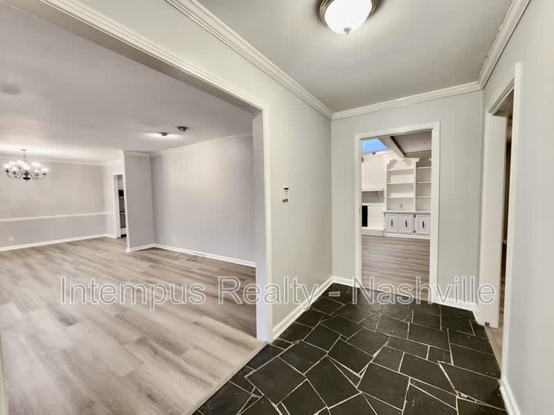 8124 Devens Dr – photo 2