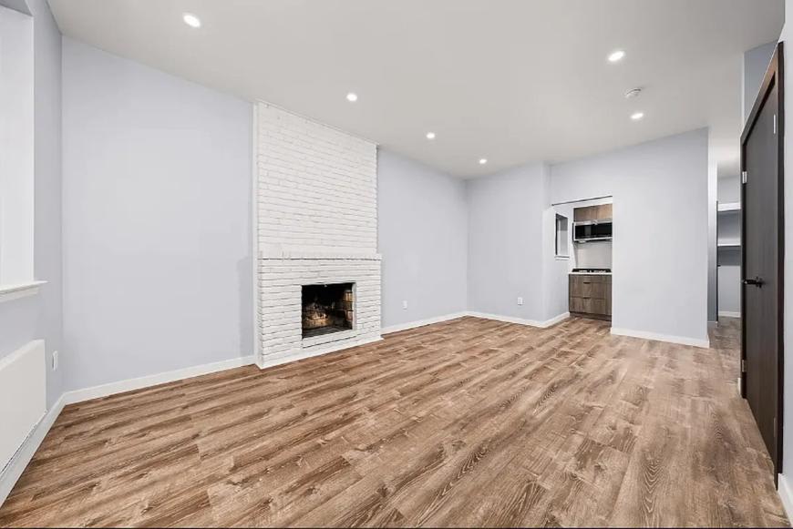 453 West 48th Street – photo 1