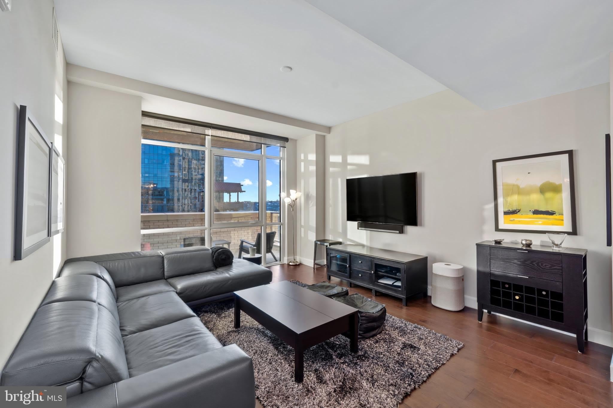 1330 LANCASTER Street – photo 3
