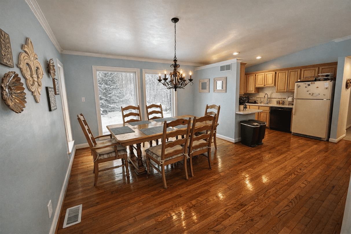 2470 Crooked Lake Rd – photo 5
