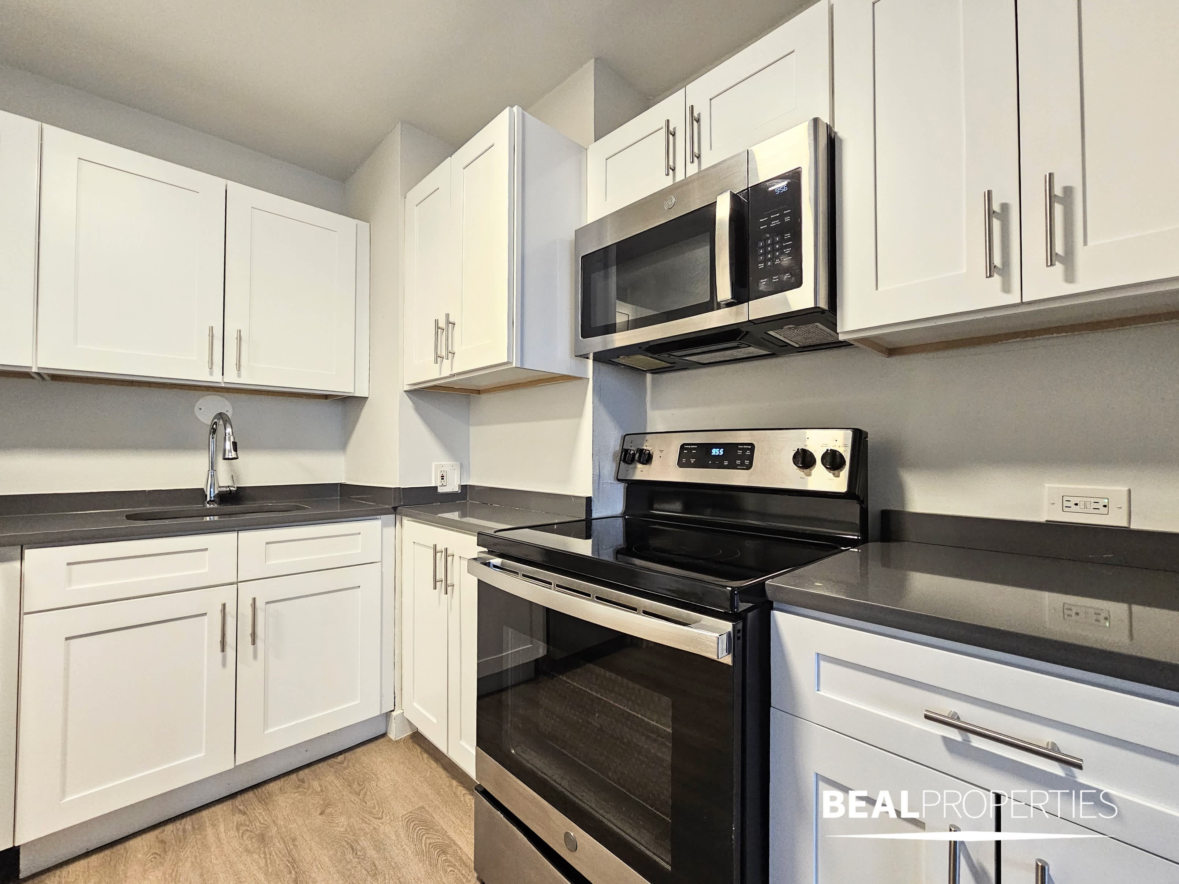 1344 N Dearborn St – photo 3