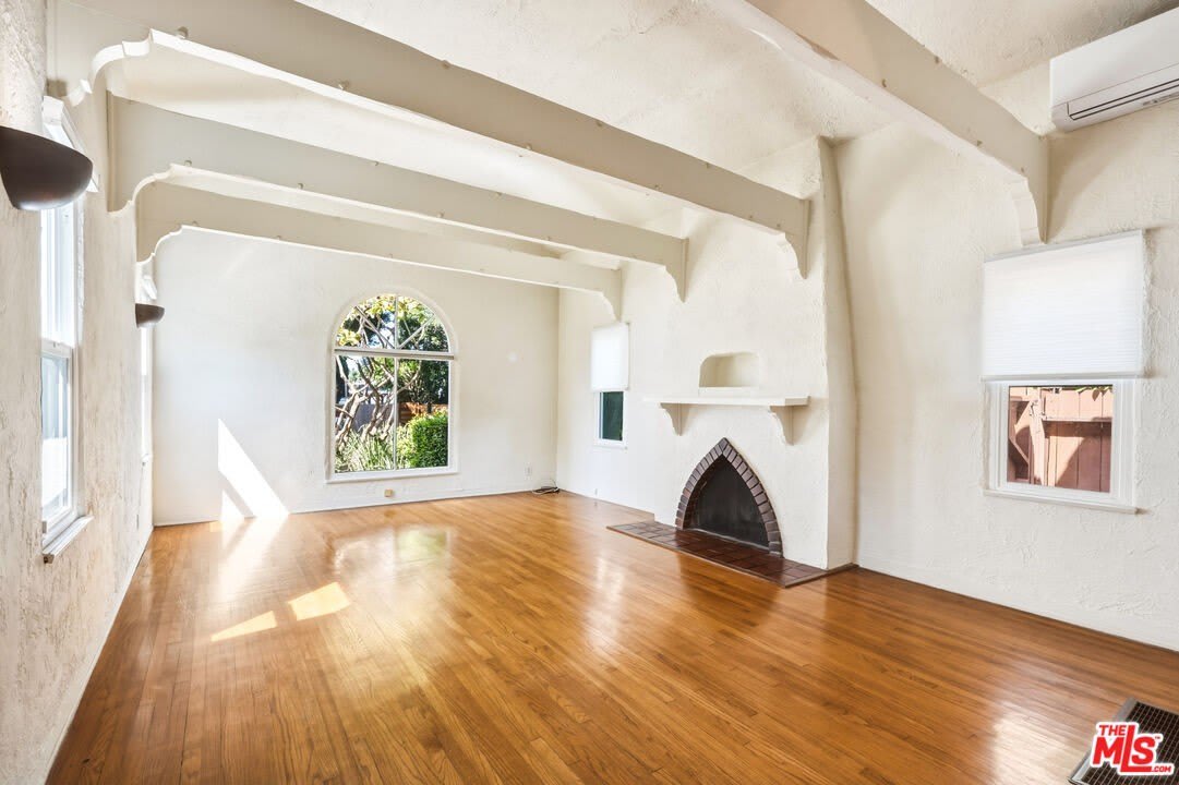 2613 Cloverfield Blvd – photo 3