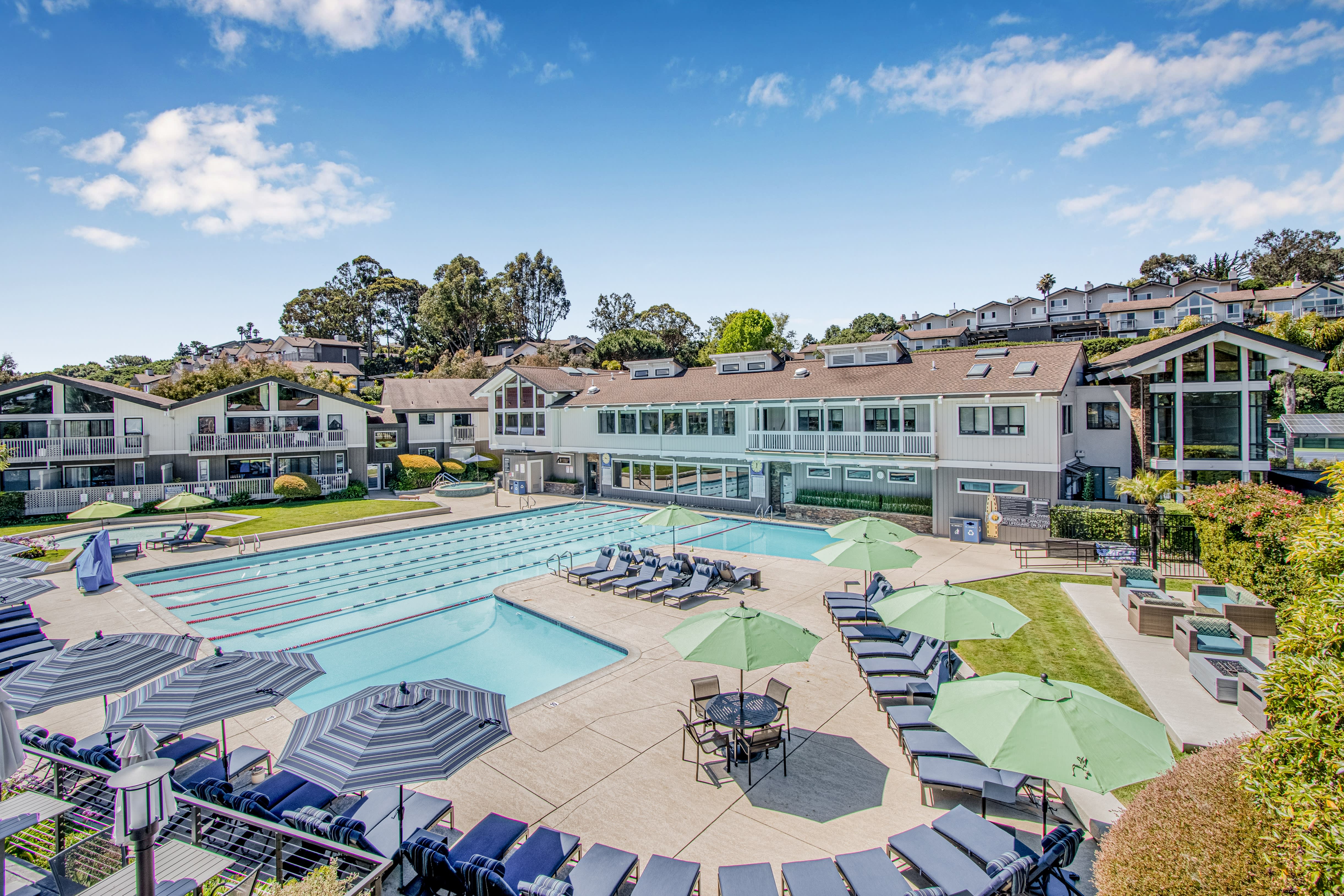 Harbor Point Waterfront Apartments – photo 1