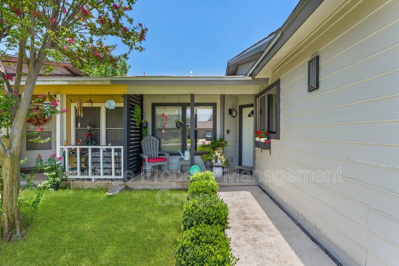 6715 Hickory Springs Drive – photo 3