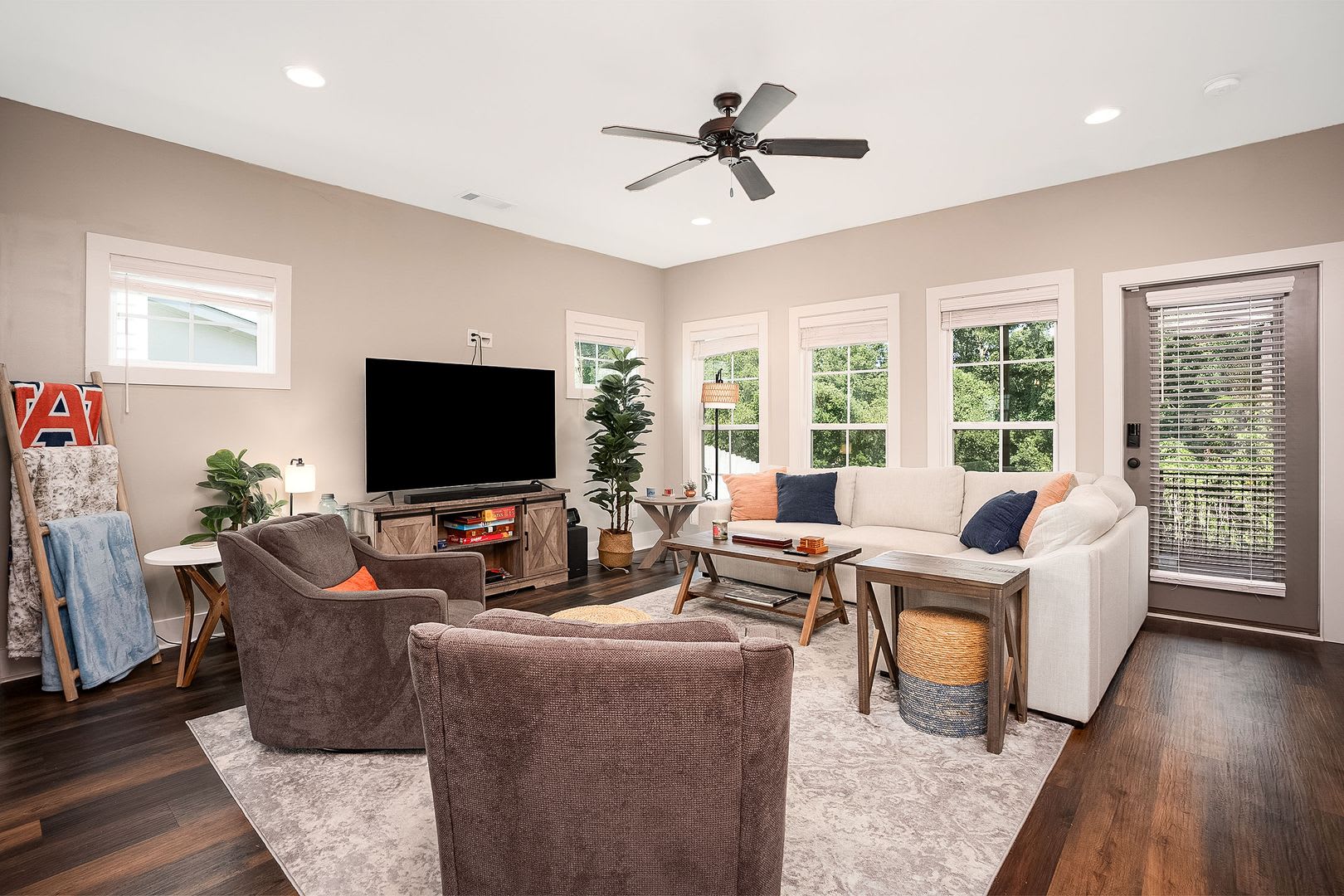 584 Piper Avenue – photo 4