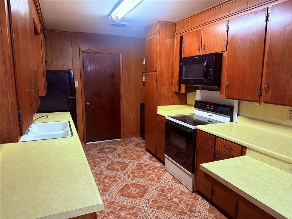 1200 Village Drive – photo 4