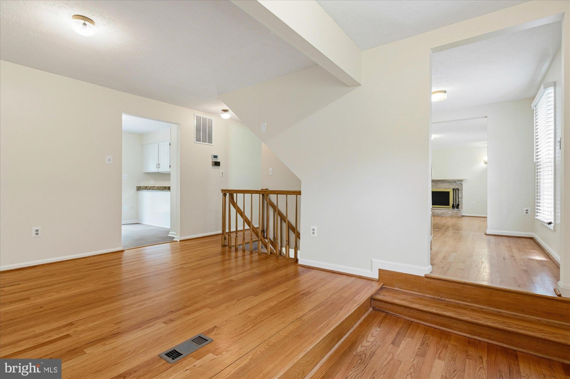9708 LOCUST HILL Drive – photo 3