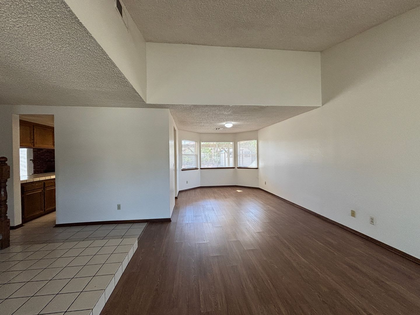 West Lancaster Home – photo 2