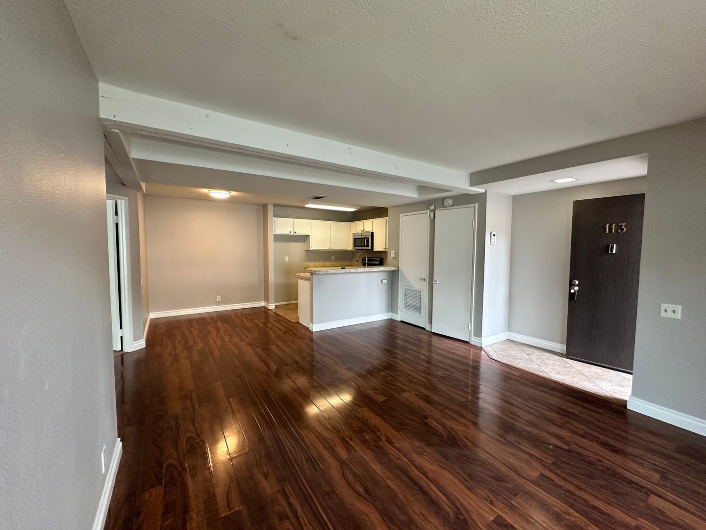 Spacious 2 Bedroom with Private Patio & In-Unit Laundry – photo 3